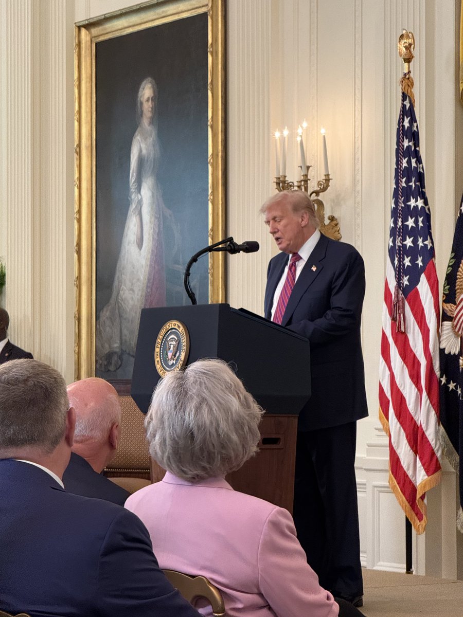 leelaughs5x's tweet image. The President is delivering his remarks