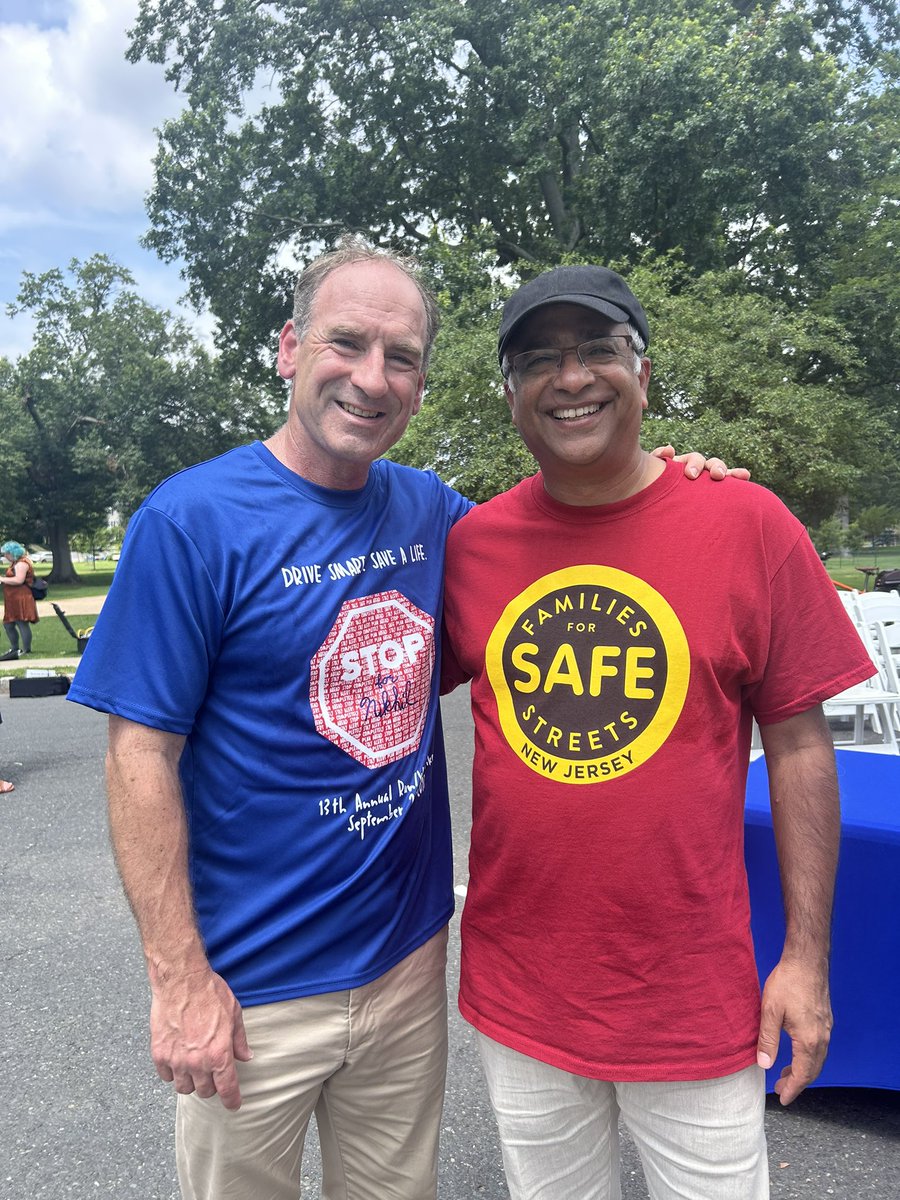 It was a thrill for Burlington City High School and West Orange High School students on their Nikhil Badlani Youth Advisory Boards to be invited by Governor Phil Murphy to his signing of S4146/A4665 into law yesterday!
These amazing students advocated and testified for the bill!