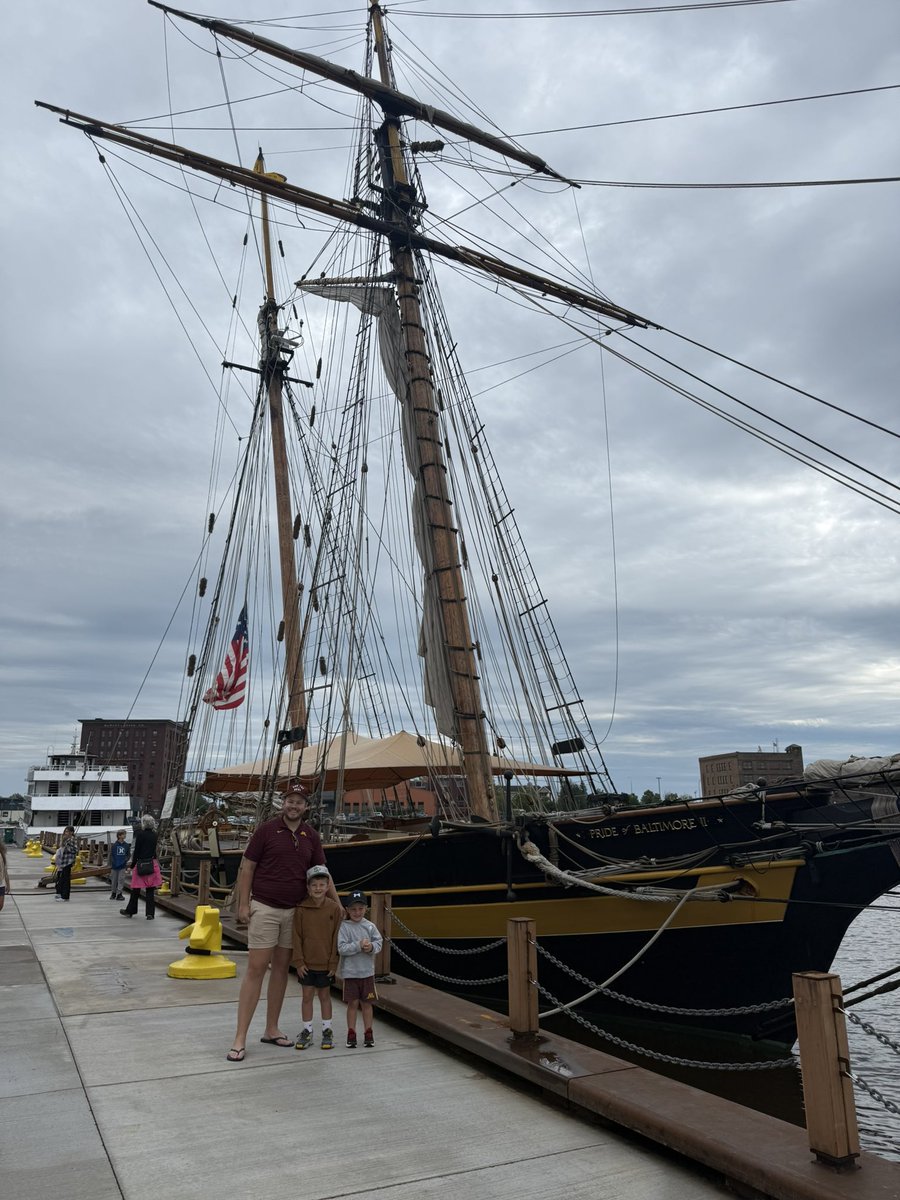 Old wooden sailing ships… they’re beautiful.