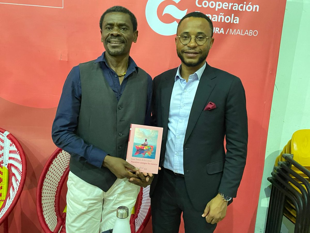 ccemalabo's tweet image. Juan Tomás Ávila Laurel presenta su poemario “Nuestros amigos los nautas” en el Centro Cultural de España en Malabo, acompañado de un recital poético de Elvira Mayé.
@EmbEspMalabo #EspañaEnGE @AECID_EspMalabo @CooperacionESP @AhoraEg @Revista_REG