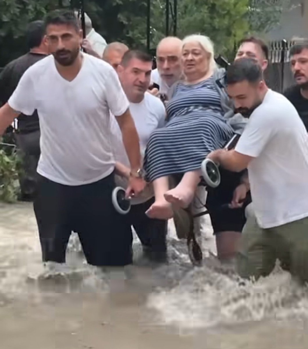 Geçmiş olsun. Ankara'da sel felaketi.