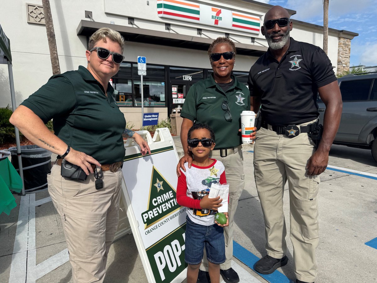 OrangeCoSheriff's tweet image. The OCSO Crime Prevention Unit had a great time connecting with our community on Friday morning during the Operation Chill event at 7-Eleven on Landstar Boulevard!
Our deputies shared valuable crime prevention tips to help keep our neighborhoods safe and strong.
Thanks to…