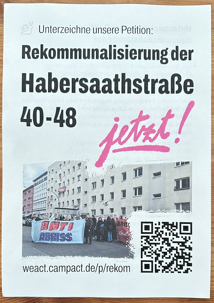 IGHabersaath's tweet image. Mieter der #Habersaathstraße gewinnt #Räumungsprozess gegen #ArcadiaEstates
Mieter:innen der #SolidarischeProzessbegleitung freuen sich vor Ort gemeinsam mit kämpferischen Mieter über weiteren gewonnen Prozess gegen das Firmenkonklomerat von Dr. Pichotta.
Gemeinsam kämpfen lohnt!