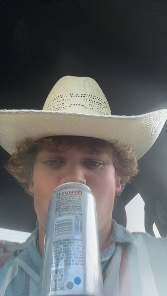 hello burner community… glad to be back on here. this is me btw feel free to jerk off!!