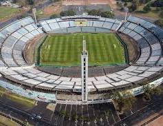Un 18 de julio de 1930 se inauguró el ESTADIO CENTENARIO . Una joya para la época y Monumento histórico del fútbol Mundial para siempre.Sigue siendo de los estadios más accesibles para tránsito de entrada y salida. 
Obra maravillosa del Arq. Scasso y de quienes lo construyeron !