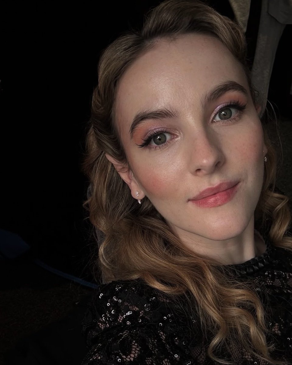 Netflix_Sandman's tweet image. With or without her glamour, Nuala is a wondrous addition to the Dreaming.