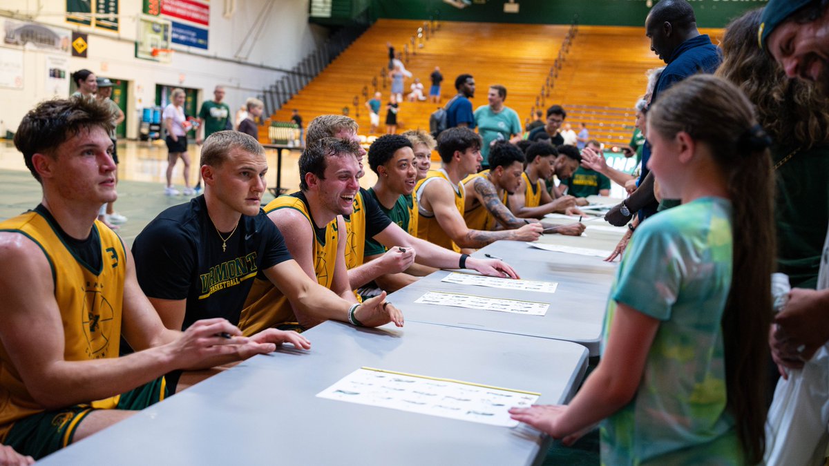 UVMmbb's tweet image. Great energy last night at our open practice with @GreenMountMen ๐๐
Big thanks to all the fans who came out to support!