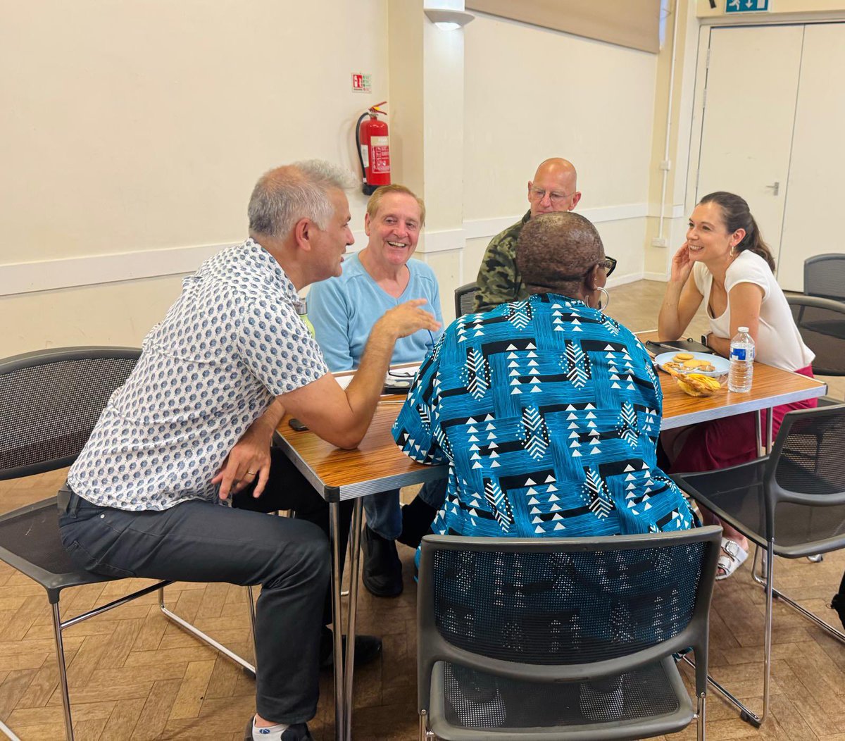 RowennaDavis's tweet image. We can’t build a plan for Croydon that puts people first without the people! Thanks to everyone at our community meeting in Bensham Manor yesterday 🌹