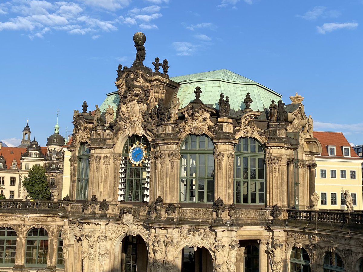 Hochtouren's tweet image. nach dem Regen der letzten Tage schien heute Abend mal wieder die Sonne über Elbflorenz #Dresden