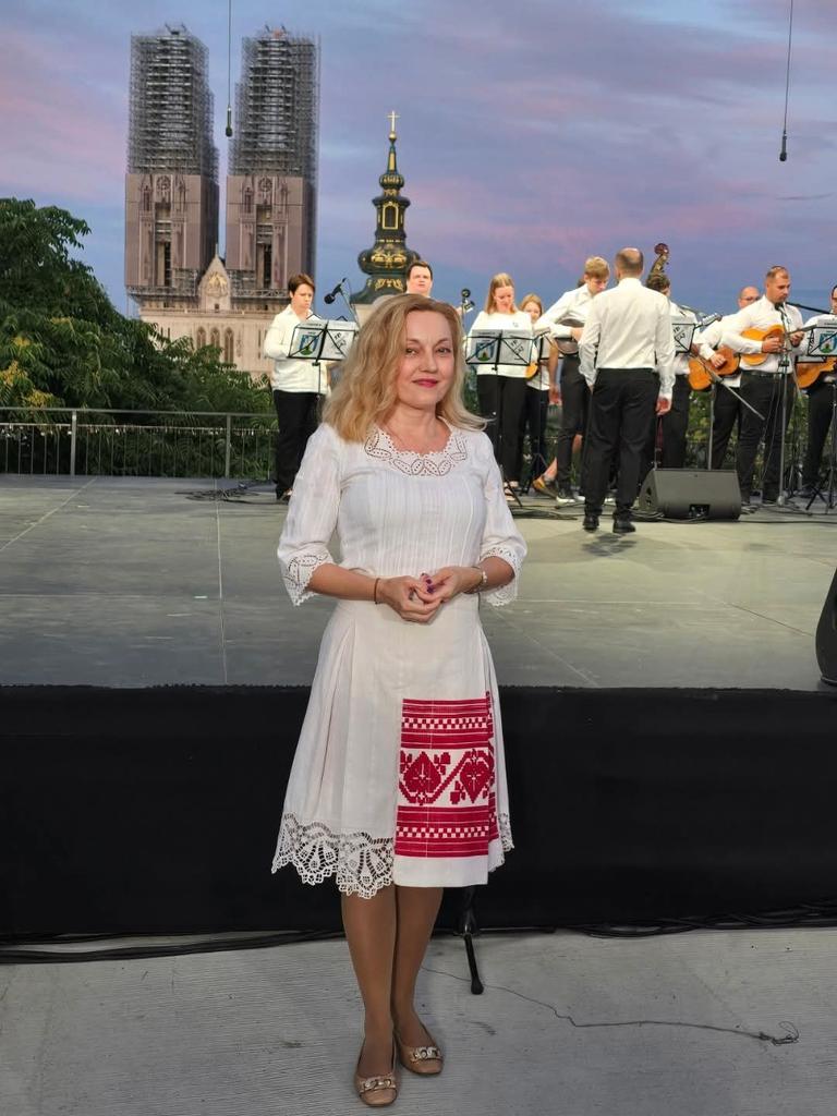 marijana_petir's tweet image. Sve je spremno za 59.Međunatodnu smotru folklora koja je ove godine posvećena tradicijskoj kulturi i identitetu – uz 1100. obljetnicu Hrvatskoga Kraljevstva!