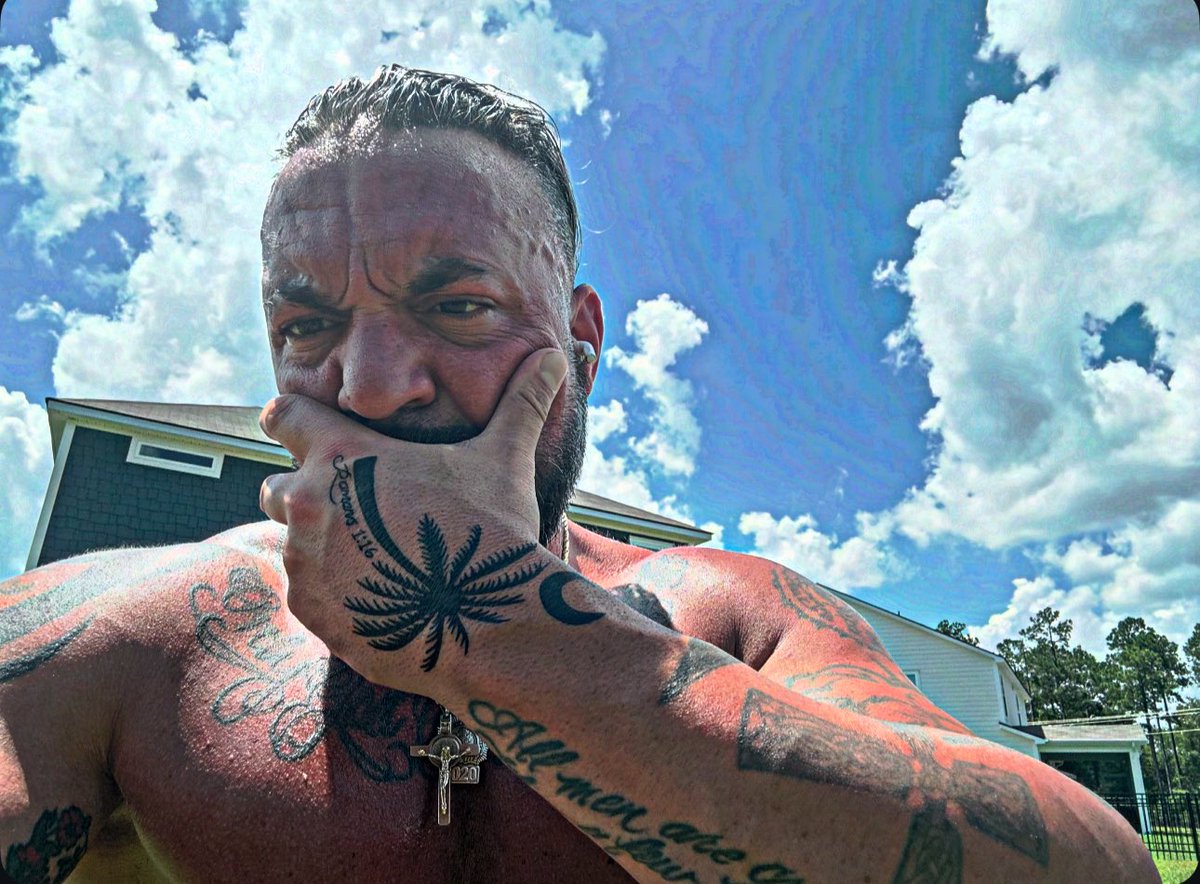 thesmith72's tweet image. South Carolina sun 🌴👊🏻💪
