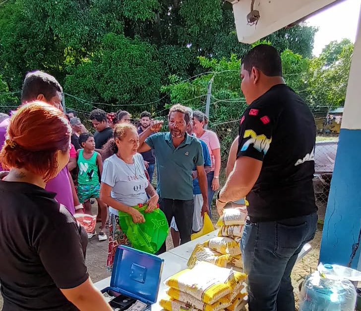 IMA_Pma's tweet image. Esta semana, IMA Chepo realizó varias agroferias, una en Chinina y otra en la Comarca Madungandí.
Aproximadamente, 2 mil personas fueron atendidas durante estas dos agroferias en el área este de la provincia de Panamá.
#ConPasoFirme