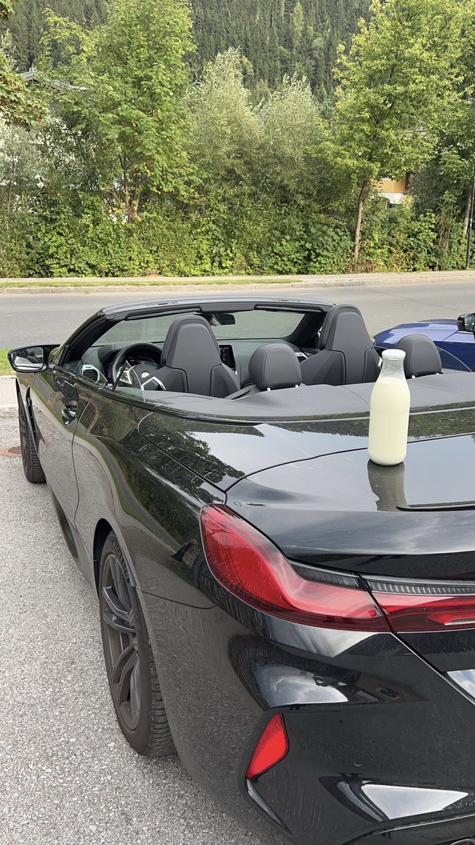 ماكينة حليب طازج في فلاخو
اذا كنت في القرية لاتطوف تذوق هذا الحليب .
#النمسا 🇦🇹🇦🇹
إحداثية
maps.app.goo.gl/K19e8nzBjWkvwR…