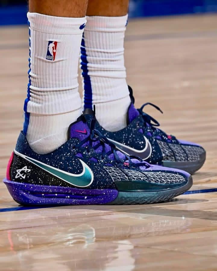 LaceLounge's tweet image. Debuted during the 2025 NBA All-Star Game, but no release plans yet 👀. How do you rate these heat? 🔥

#GTcut3 #CadeCunningham #NBAAllStar #NikeBasketball #Sneakerheads #KicksOfTheDay
