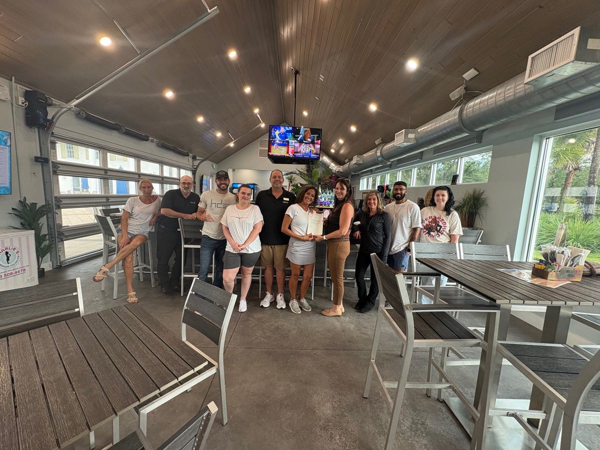 SouthernHillsPC's tweet photo. Team Member Spotlight 🔦

Congratulations to Dina Jaber, Bartender &amp; Beverage Cart, on being the 𝘌𝘮𝘱𝘭𝘰𝘺𝘦𝘦 𝘰𝘧 𝘵𝘩𝘦 𝘔𝘰𝘯𝘵𝘩 for July!⁠

Whether she’s leading by example or offering support, Dina brings energy and excellence to everything she does.

Thank you! https://t.co/yO6YznVpLE