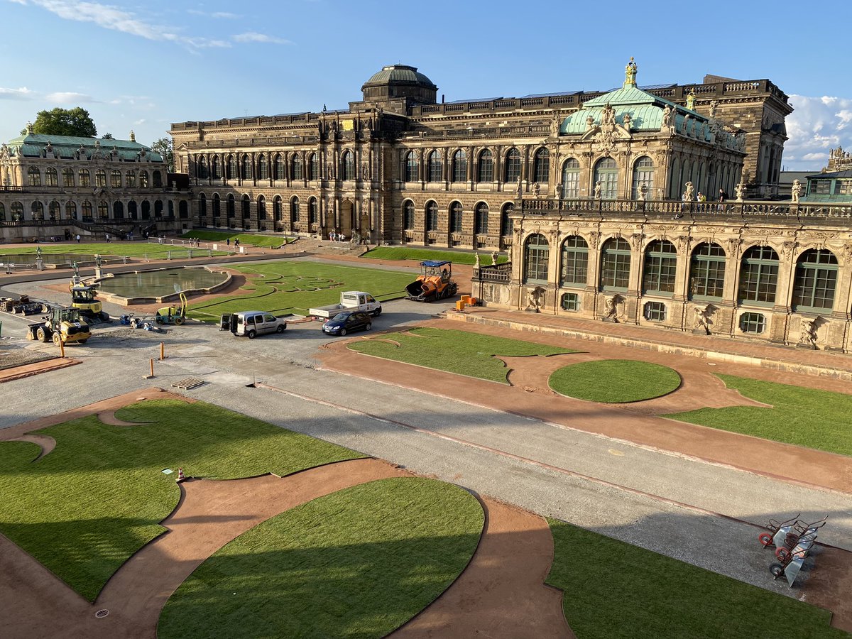 Hochtouren's tweet image. Die Arbeiten am Zwingerhof in Dresden schreiten voran (auch wenn es zwei Jahre länger dauerte als geplant)… auch die neue Beleuchtung ist schon installiert und ich bin gespannt, wie es ins Licht gesetzt wirkt