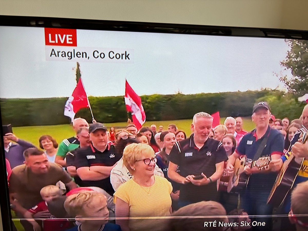 lc_economics's tweet image. My late Mum will be dancing in her grave to see her home place of Araglin (not as RTE spelt it, that's how the Tipp side of the family spell it) feature on the news ahead of the All Ireland. I've found my family there all the way back to 1798 when my 5th times grandfather was…