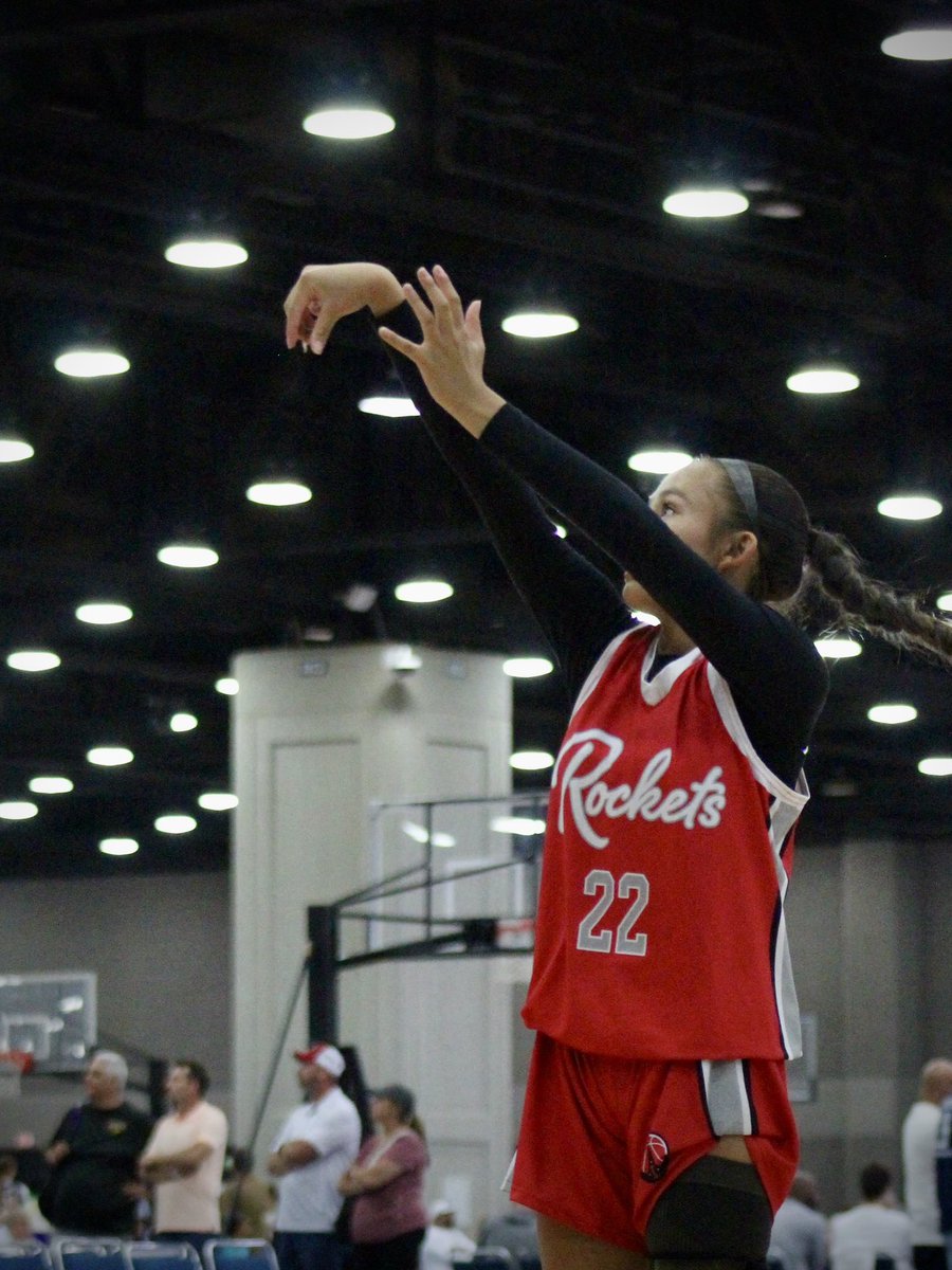 Kayla Flores tweet media