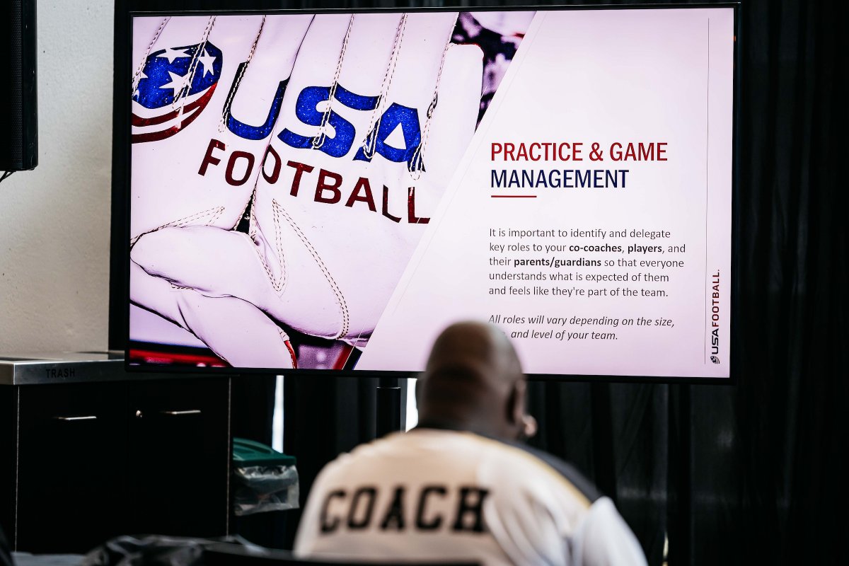 titanscommunity's tweet image. The @Titans recently helped fund over 80 youth tackle football coaching certifications at the @USAFootball in-person certification event at @NissanStadium 🏈