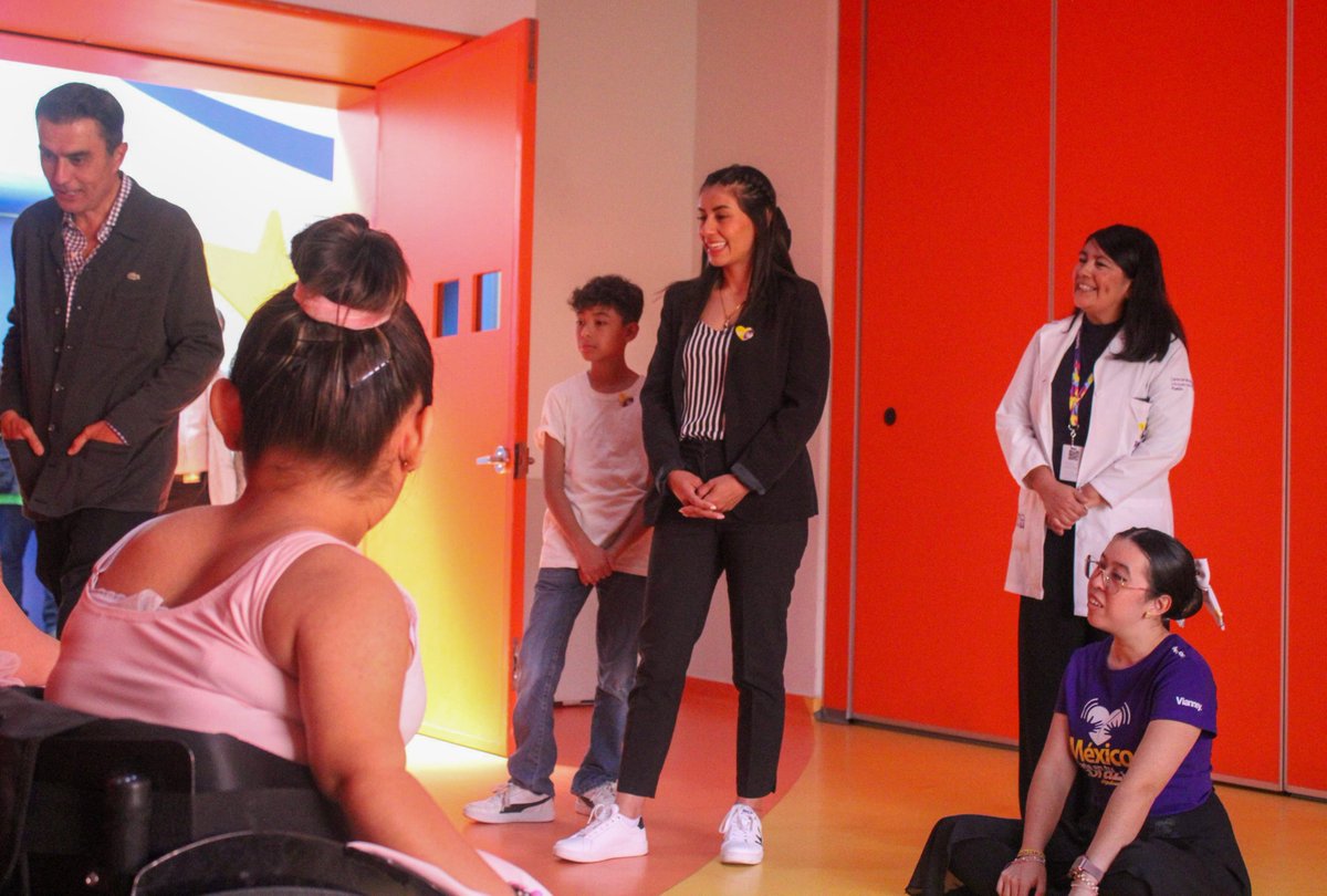 DeporteGobPue's tweet photo. 🎓Gracias al @Gob_Puebla, hoy vivimos una graduación que tocó el alma en el @CRITPuebla. Acompañamos a 35 niñas y niños que concluyeron su proceso de rehabilitación en el Teletón. Fue una celebración llena de fuerza, esperanza y amor. #CRITPuebla #AmorQueSana #GobiernoDePuebla https://t.co/j9SKIEwUuN