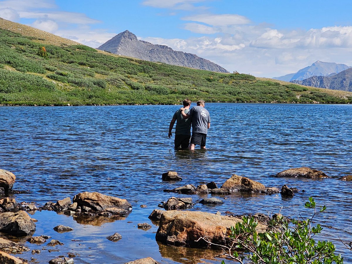 MountnsMove's tweet image. A very COLD water baptism at 12,000’ at Ptarmigan lake today! Praise GOD for His faithfulness! 🙌🏔️

#mountainsmove #baptism #praisethelord🙏#thejourney #faithmovesmountains
