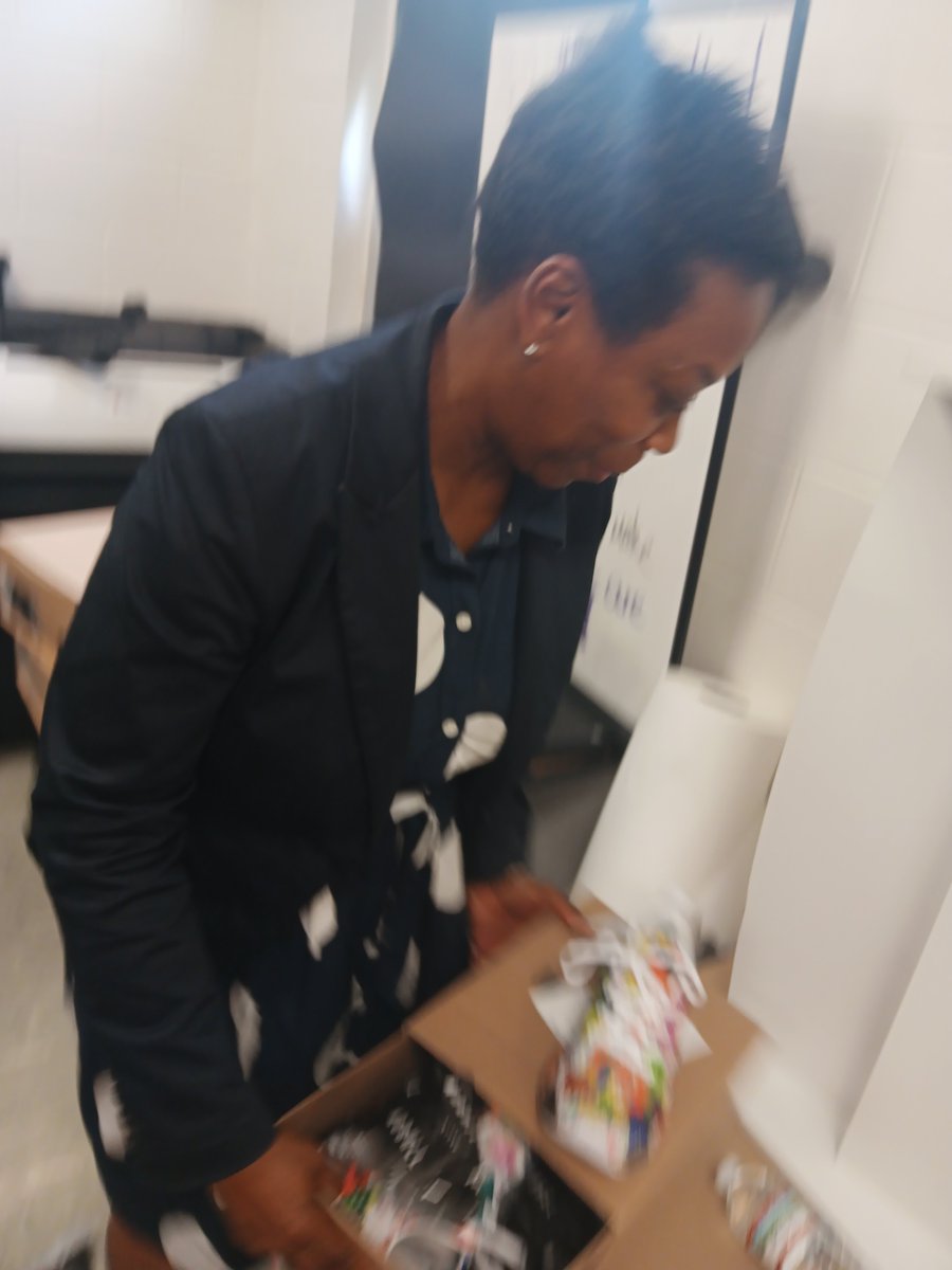 Willie Holmes tweet media