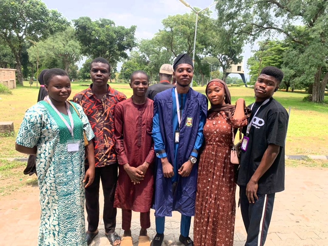 Ibbest_Digital's tweet image. Today, it was a great privilege for me, I'm so overwhelmed with gratitude and deeply honored to serve as Senator representing the prestigious faculty; Faculty of Arts at (12th Assembly).
I'm deeply committed to serve, address challenges and work tirelessly ✊
#UnilorinSU
#Fasa