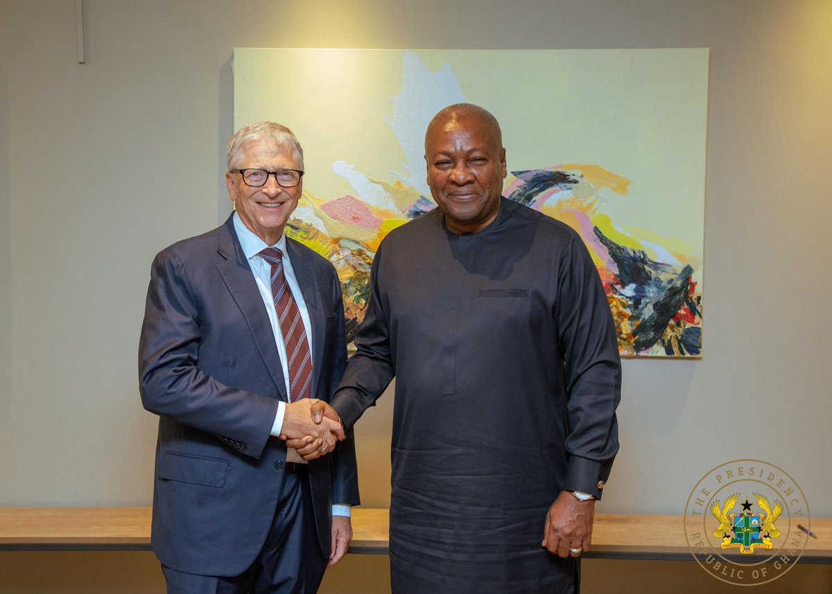 Nath_Yamb's tweet image. Après avoir invité Bill Gates à Accra pour discuter programmes de santé et vaccination, voilà John Dramani Mahama qui invite Alex Soros, le fils/successeur de l’autre, pour parler démocratie. Quelqu’un l’a gbassé? Tonton @JDMahama, il faut te revoir d’urgence!