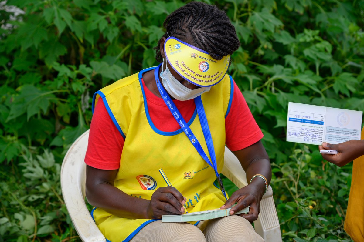 PreventTyphoid's tweet image. More scenes from #Kenya's vaccination campaign to #TakeOnTyphoid ⤵️
Learn more about why preventing #typhoid is an essential endeavor: coalitionagainsttyphoid.org/why-typhoid/
📸 Photo Credit: Martin Mwangi