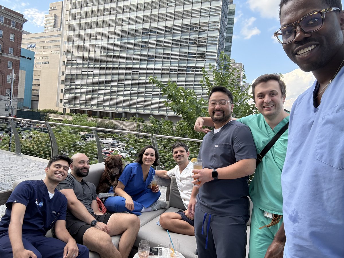 NYULangonePCCSM's tweet image. It’s good to be a 3rd year Fellow! Our new 3rd year fellows recently celebrated the end of their clinical rotations and start of research year! 🎉
#Pccm #meded #FellowFriday
