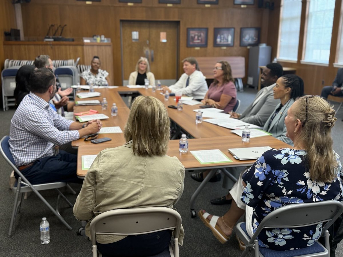 Sen_Alsobrooks's tweet image. I spent this morning with Calvert County educators hearing not only about their successes but also their real concerns about how federal funding losses will impact their students.
Education is the great equalizer, and I’ll always stand up for our students and their teachers.