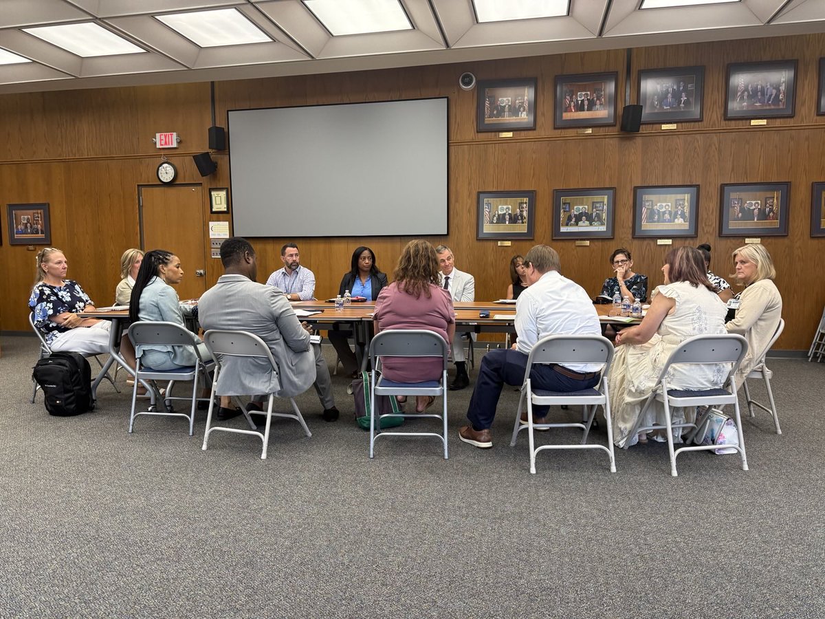 Sen_Alsobrooks's tweet image. I spent this morning with Calvert County educators hearing not only about their successes but also their real concerns about how federal funding losses will impact their students.
Education is the great equalizer, and I’ll always stand up for our students and their teachers.