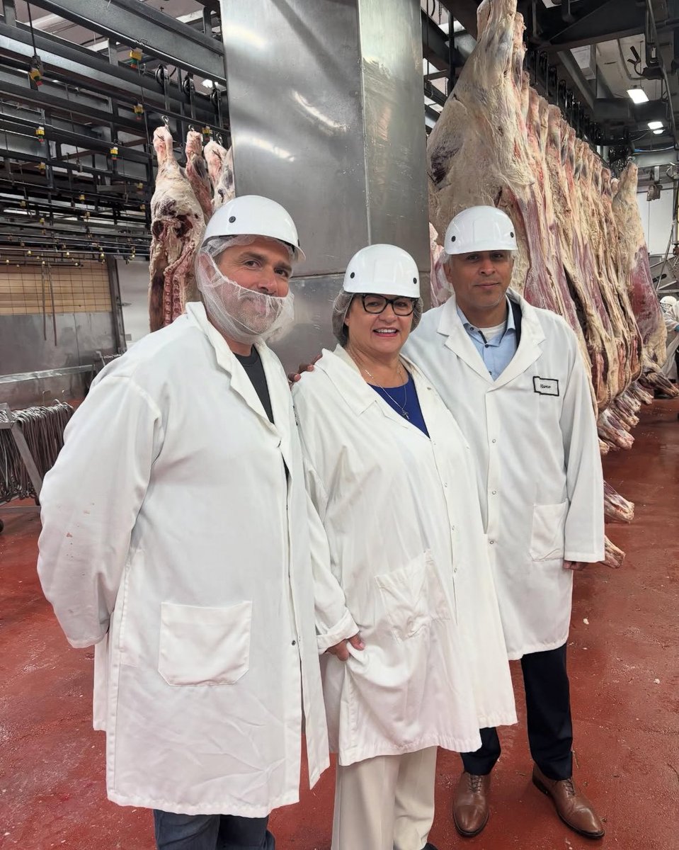 Anna Roberts (@annarobertsmp) on Twitter photo This isn’t your average butcher shop.
Robert and his team at St. Helen’s Meat Packers in Toronto have a remarkable success story. They’ve grown to a large scale, and produce high quality meats and export everywhere, feeding the world.
That’s the Canadian way. 🇨🇦🇨🇦🇨🇦 This isn’t your average butcher shop.
Robert and his team at St. Helen’s Meat Packers in Toronto have a remarkable success story. They’ve grown to a large scale, and produce high quality meats and export everywhere, feeding the world.
That’s the Canadian way. 🇨🇦🇨🇦🇨🇦