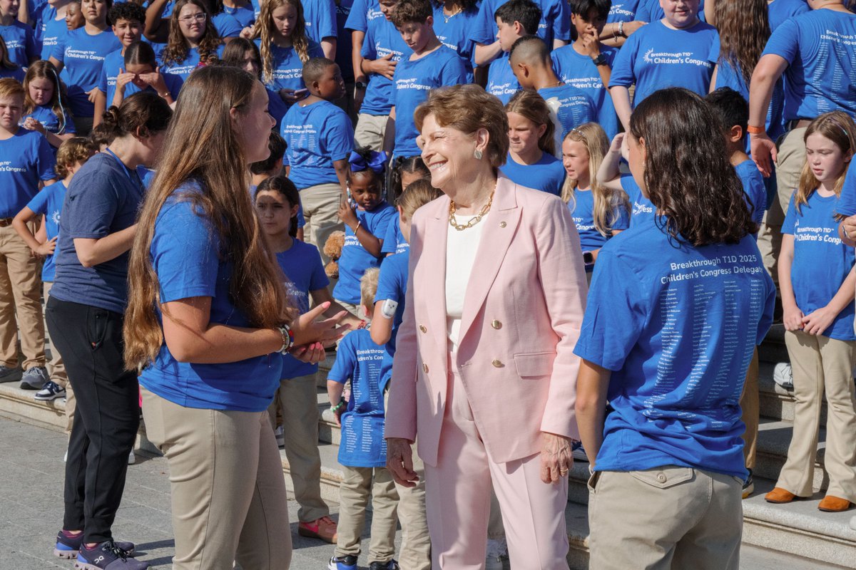 SenatorShaheen's tweet image. It was wonderful to meet with young advocates, including folks from New Hampshire, who are leading the charge for more Type 1 diabetes research.
Thank you for courageously sharing your stories and for all you do to make a difference for those living with Type 1.