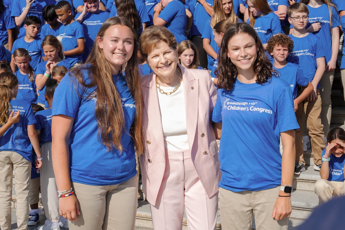 SenatorShaheen's tweet image. It was wonderful to meet with young advocates, including folks from New Hampshire, who are leading the charge for more Type 1 diabetes research.
Thank you for courageously sharing your stories and for all you do to make a difference for those living with Type 1.