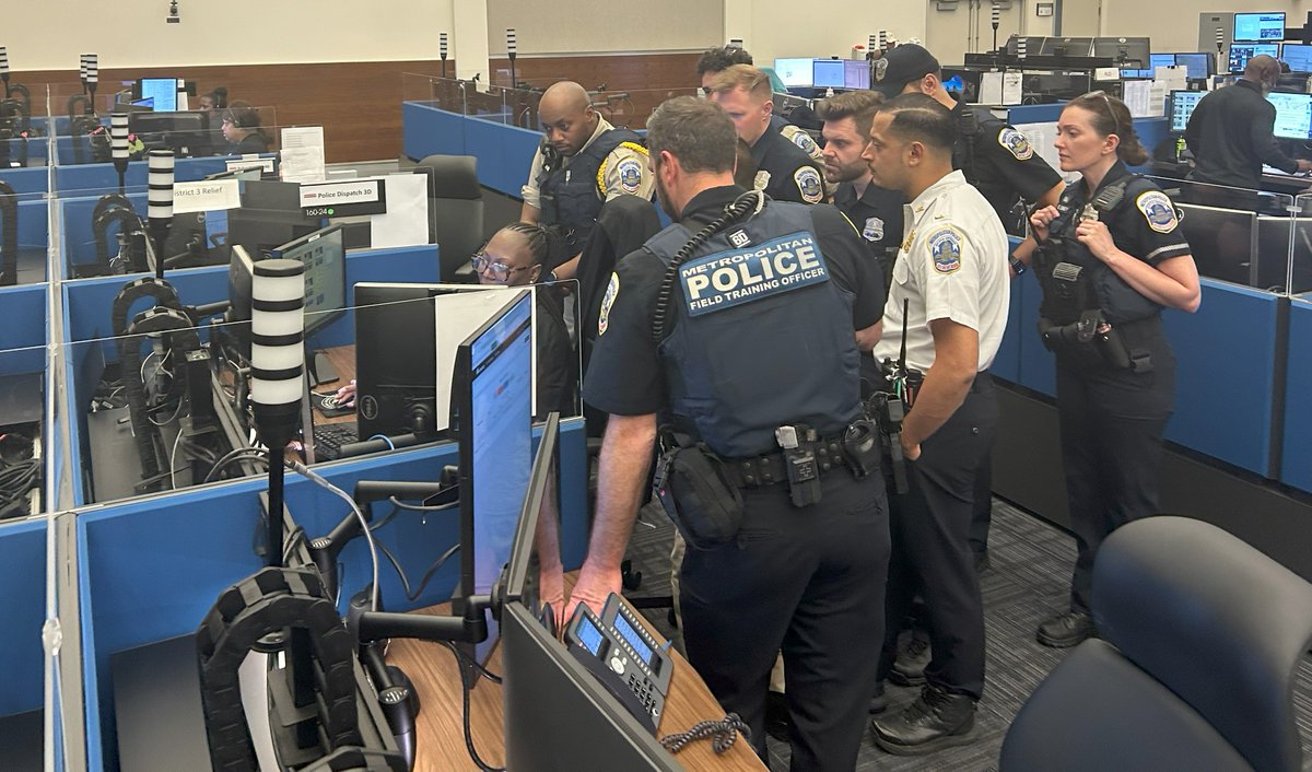 OUC_DC's tweet image. The current @dcpolicedept Reserve Recruit Class 2025-01 visited the OUC for an Operations tour and to shadow one of our veteran MPD dispatchers during a portion of her tour of duty.