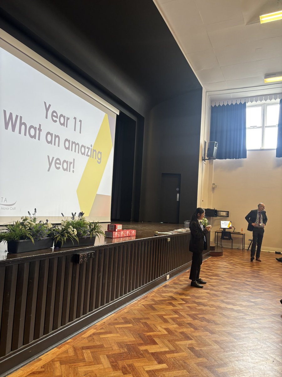 We ended a great year with lots of rewards and advice on staying safe over the holidays. Shout out to Jia and Arsil for delivering a speech to their entire year group. See you all in September ⭐️