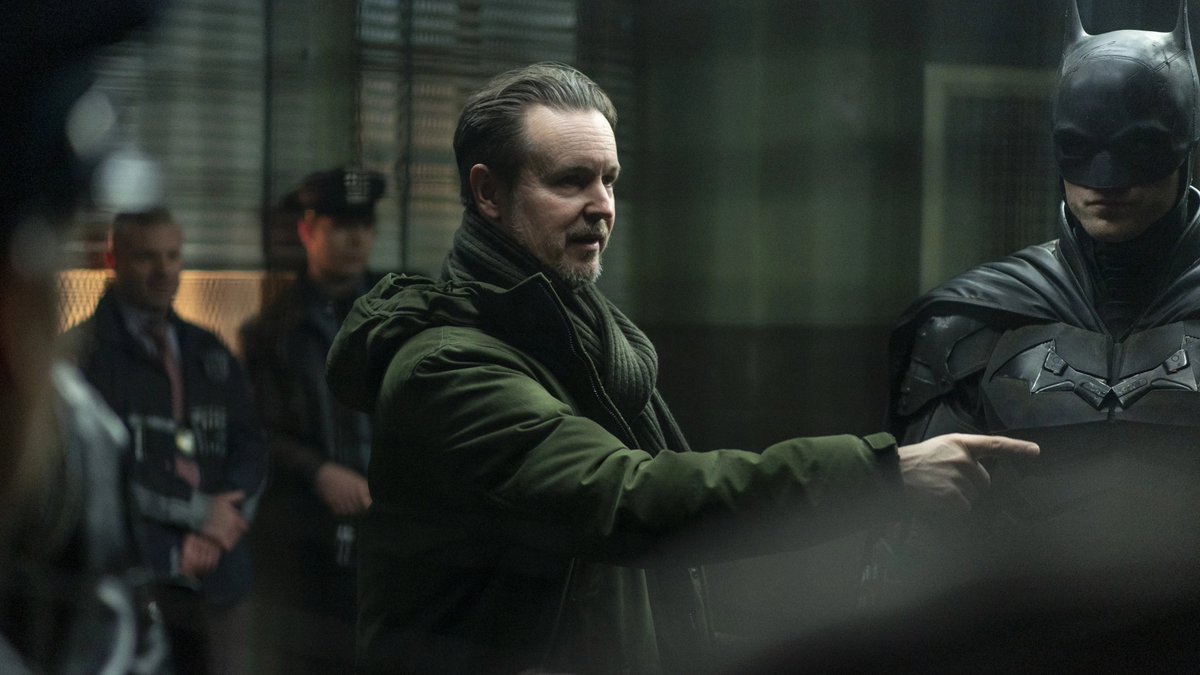 TheBatmanSagaNW's tweet image. James Gunn says Matt Reeves is one of the few spectacle filmmakers still taking risks
"It's Matt Reeves, it's Greta Gerwig, it's Ryan Coogler... They're making big movies that still have themselves in it"
(via: youtube.com/watch?v=oJogzy…)