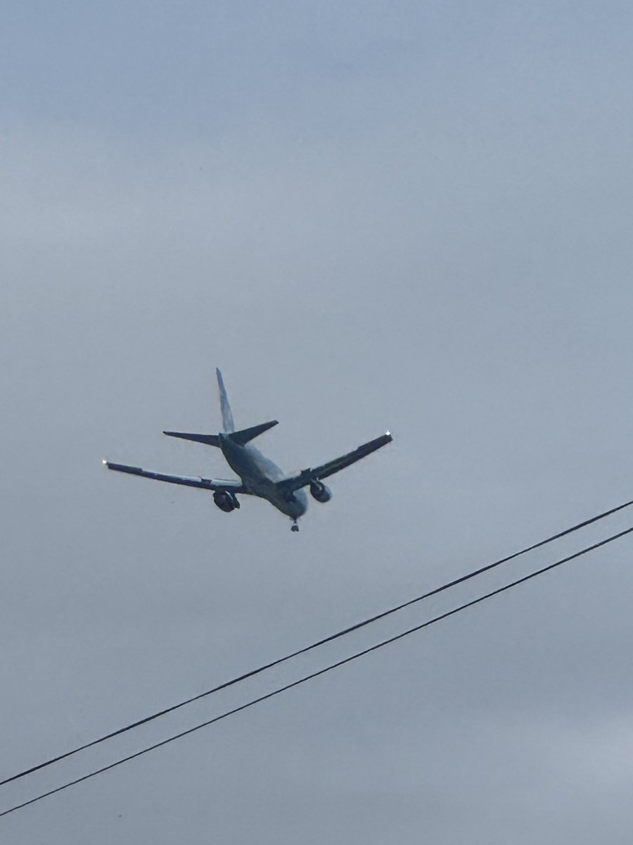 ReissOmari's tweet image. Just saw Drakes plane over Erdington, anyone got the flight number lol, I swear it was him!