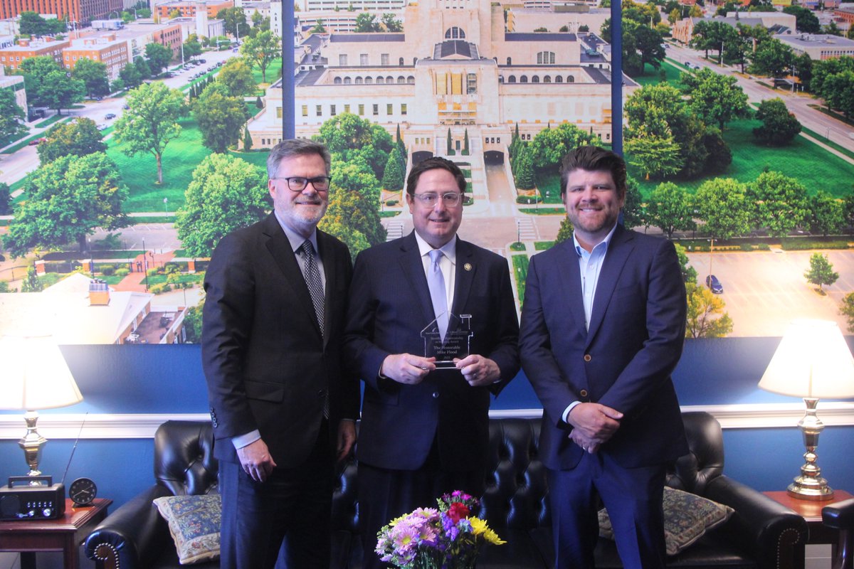USRepMikeFlood's tweet image. Housing is one issue with real bipartisan support for pro-market, pro-growth solutions.
Thank you to @BPC_Bipartisan for presenting me with the Terwilliger Award in recognition of my consensus-driven work to address America’s housing crisis!