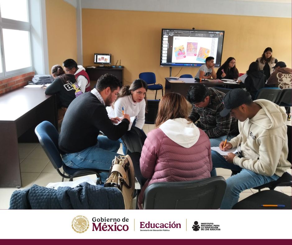 ineamexiquense's tweet image. Alumnos de la Escuela Normal de #SantiagoTianguistenco se sumaron como voluntarios a la Campaña Estatal “ElPoderDeAlfabetizar”, quienes cumplirán con la encomienda de #alfabetizar a las personas de 15 años o más que por alguna no saben #leer ni #escribir.

#ElPoderDeServir