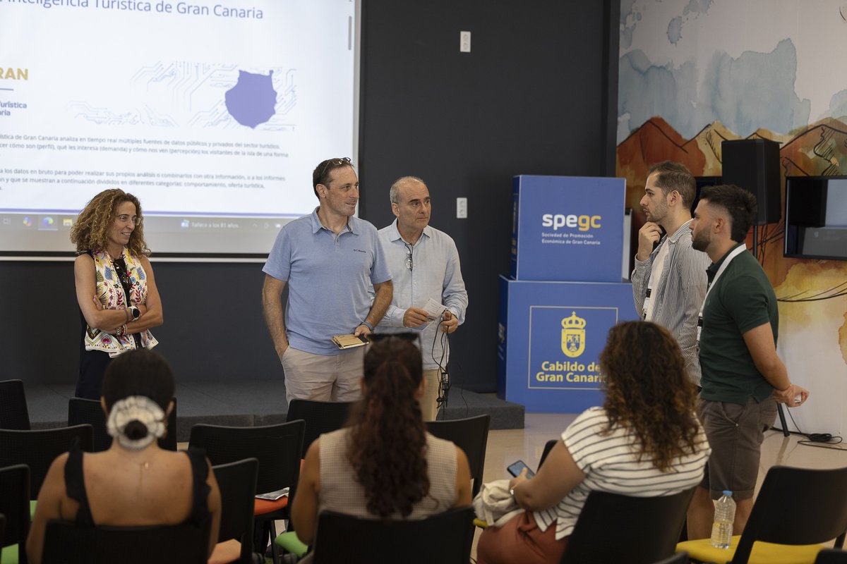 Durante el acto de clausura del Programa Ejecutivo en Dirección de Tecnologías Innovadoras para el Sector Turístico presentamos las funcionalidades de SITGRAN, el Sistema de Inteligencia Turística de Gran Canaria,