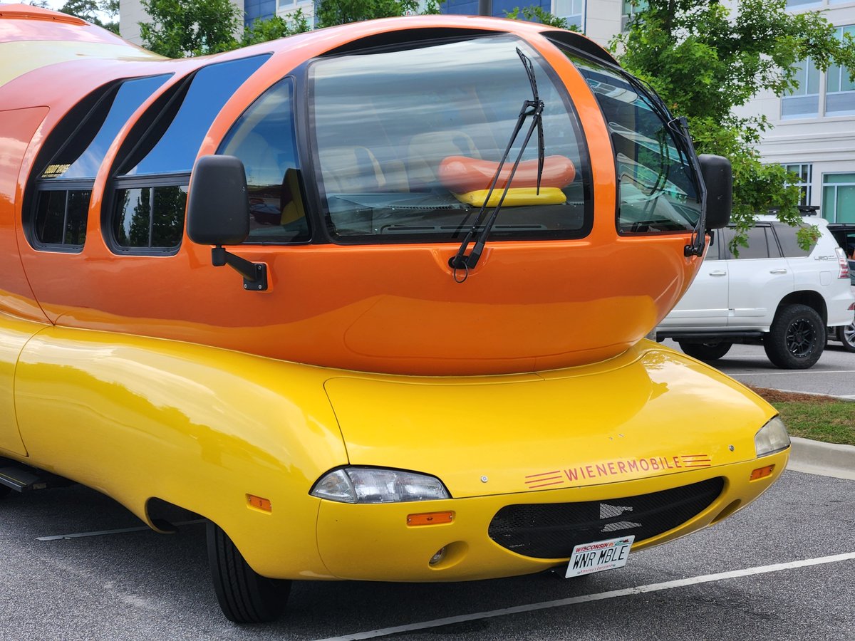 JohnMummert1's tweet image. You know you picked a good hotel when you pull in and one of these is in the lot