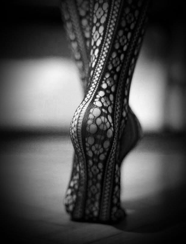 مهد لي الطريق
إنني أتيتك من خراب الدُنيا أحتويني .🖤