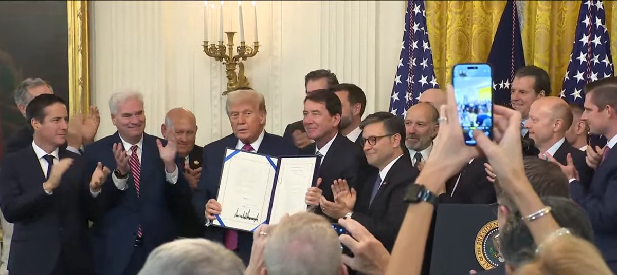 taylorjbarr's tweet image. 🚨GENIUS Act has been signed by @POTUS and is now law