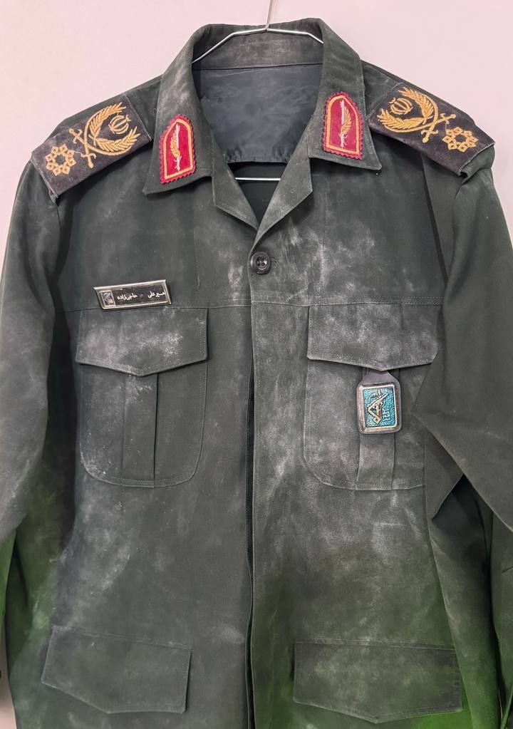 Mmahdaviat's tweet image. ما گرم نماز با دلی آسوده
او خفته به خاکِ جبهه خونآلوده
ما منتظر امام غایب هستیم
او منتظر امام قائم بوده...
#اللهم_عجل_لوليك_الفرج