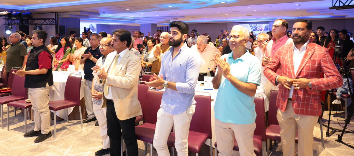 Dr Mohan Yadav (@drmohanyadav51) on Twitter photo рдЖрдЬ 'Madhya Pradesh Global Dialogue 2025' рдХреЗ рдЕрдВрддрд░реНрдЧрдд рд╕реНрдкреЗрди рдореЗрдВ рдмрд╕реЗ рдЕрдкрдиреЗ рдкреНрд░рд╡рд╛рд╕реА рднрд╛рд░рддреАрдп рднрд╛рдИ-рдмрд╣рдиреЛрдВ рдХреЗ рд╕рд╛рде рд╣реБрдЖ рдЖрддреНрдореАрдп рд╕рдВрд╡рд╛рдж рдореЗрд░реА рд╕реНрдореГрддрд┐рдпреЛрдВ рдореЗрдВ рд╕рджрд╛ рдЬреАрд╡рдВрдд рд░рд╣реЗрдЧрд╛ред
рд╣рдореЗрдВ рдЧрд░реНрд╡ рд╣реИ рдХрд┐ рдирд┐рд╡реЗрд╢рдХреЛрдВ рдХреА рдкрд╣рд▓реА рдкрд╕рдВрдж рдмрди рдЪреБрдХрд╛ рдордзреНрдпрдкреНрд░рджреЗрд╢, рджреЗрд╢ рдХреА рдкреНрд░рдЧрддрд┐ рдореЗрдВ рдЕрдЧреНрд░рдгреА рднреВрдорд┐рдХрд╛ рдирд┐рднрд╛ рд░рд╣рд╛ рд╣реИред рд╣рдо рд╕рдм рдЯреАрдо рднрд╛рд╡рдирд╛ рдХреЗ рдЖрдЬ 'Madhya Pradesh Global Dialogue 2025' рдХреЗ рдЕрдВрддрд░реНрдЧрдд рд╕реНрдкреЗрди рдореЗрдВ рдмрд╕реЗ рдЕрдкрдиреЗ рдкреНрд░рд╡рд╛рд╕реА рднрд╛рд░рддреАрдп рднрд╛рдИ-рдмрд╣рдиреЛрдВ рдХреЗ рд╕рд╛рде рд╣реБрдЖ рдЖрддреНрдореАрдп рд╕рдВрд╡рд╛рдж рдореЗрд░реА рд╕реНрдореГрддрд┐рдпреЛрдВ рдореЗрдВ рд╕рджрд╛ рдЬреАрд╡рдВрдд рд░рд╣реЗрдЧрд╛ред
рд╣рдореЗрдВ рдЧрд░реНрд╡ рд╣реИ рдХрд┐ рдирд┐рд╡реЗрд╢рдХреЛрдВ рдХреА рдкрд╣рд▓реА рдкрд╕рдВрдж рдмрди рдЪреБрдХрд╛ рдордзреНрдпрдкреНрд░рджреЗрд╢, рджреЗрд╢ рдХреА рдкреНрд░рдЧрддрд┐ рдореЗрдВ рдЕрдЧреНрд░рдгреА рднреВрдорд┐рдХрд╛ рдирд┐рднрд╛ рд░рд╣рд╛ рд╣реИред рд╣рдо рд╕рдм рдЯреАрдо рднрд╛рд╡рдирд╛ рдХреЗ