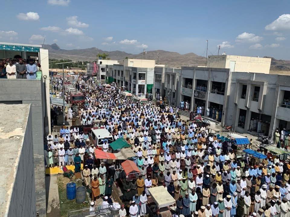 QabaieliSaher's tweet image. Thousands of people get together in Pakhtunkhwa and Qabaili regions. Pashtun Olasi/Public upraising in Mohmand , kuram and in Waziristan belts against the so-called military operations and violations of human rights by security forces . 
@HamidMirPAK 
@LindaWesson 
#wewantpeace