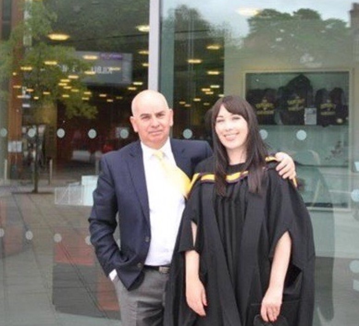 LouLouMach's tweet image. Thirteen years ago today. Proud dad and one of my proudest days, graduating from @UoMSALC with my BA in English Literature 💜💛🖤