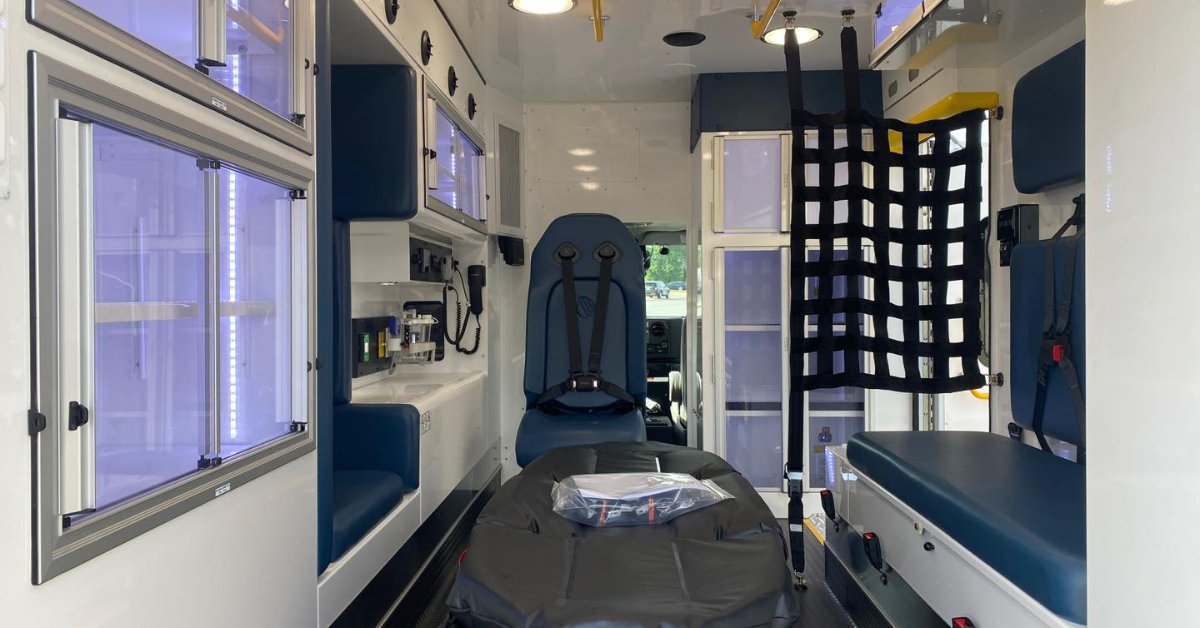 🚑 Congrats to Pope County EMS in Russellville, AR, on their new CCL 150 Type III! With 68" headroom, easy maintenance &amp; durability, it's built for fleet reliability. Delivered by Pinnacle Emergency Vehicles—our dealer for AR, KS, MO &amp; OK. More soon at crestlineambulances.com/us/deliveries/….